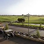 & Golf 4*