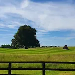 & Golf ホテル エンフィールド