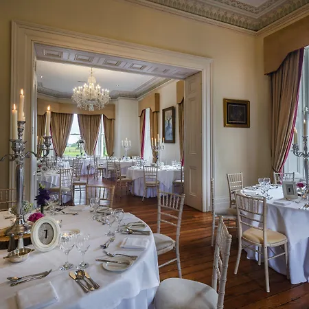 & Golf מלון Moyvally