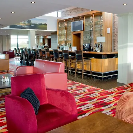 & Golf מלון Moyvally