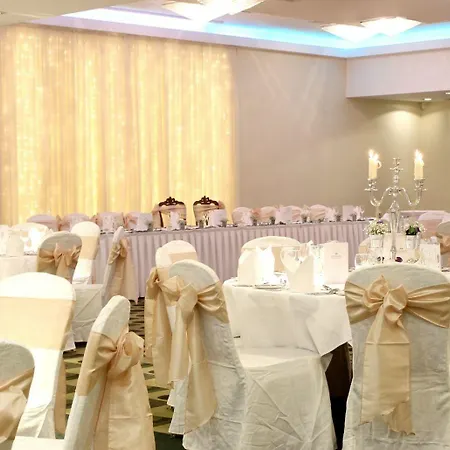 & Golf מלון Moyvally